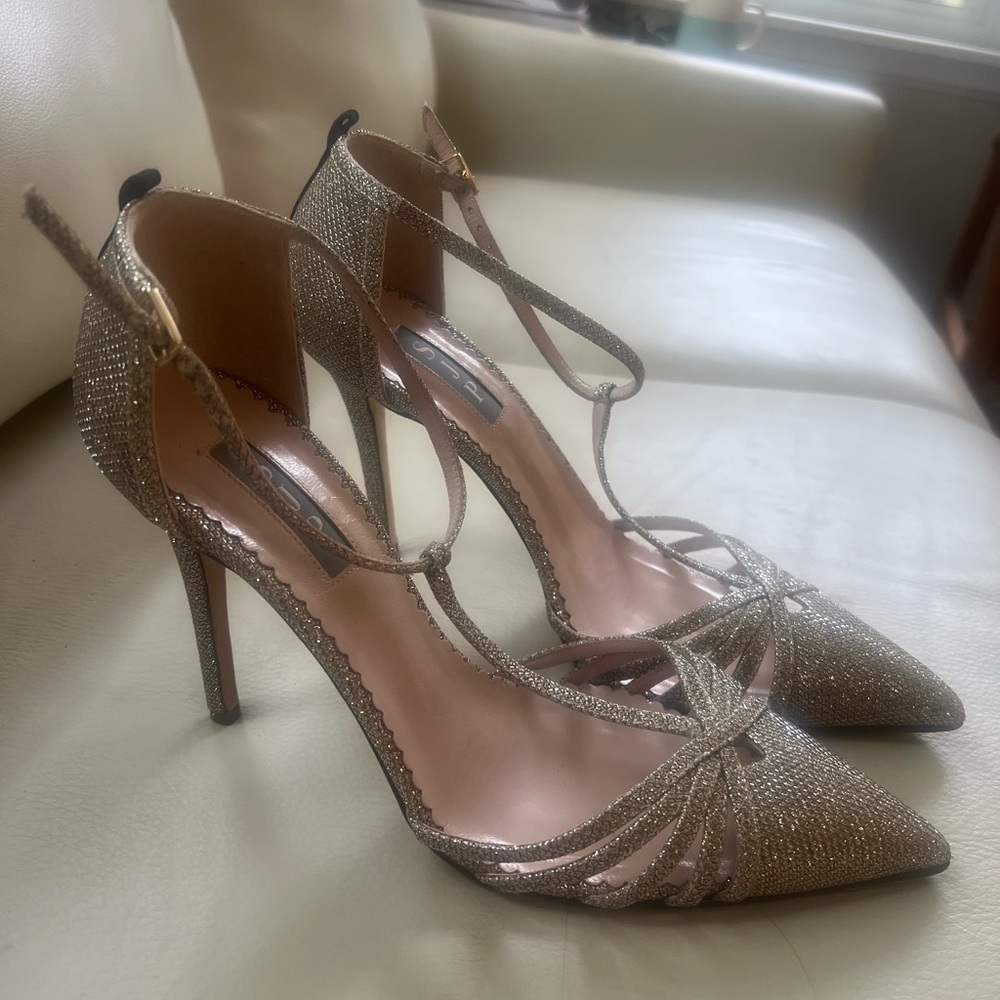Gorgeous heels by SJP